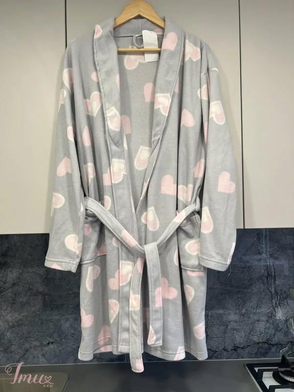 imusau.lt | parduodama Minkstutis chalatas su kisenes (bukle super) - 9eu 48\50d - krut 134, klub 140, ilgis 100cm, polyest