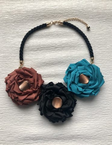 imusau.lt | parduodama Gėlių kaklo papuošalas