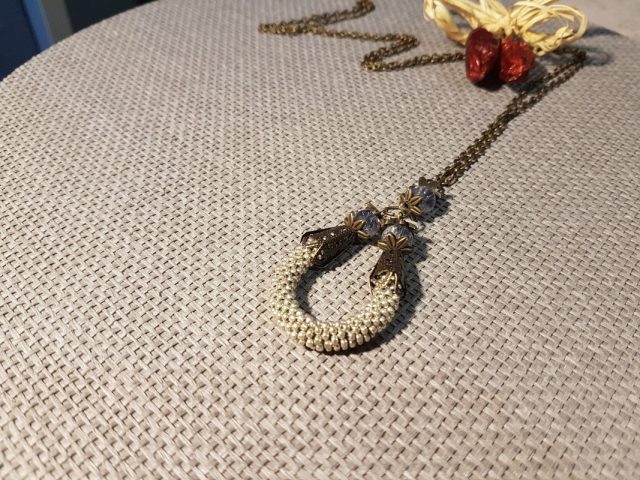 imusau.lt | parduodama 17.Rankų darbo kaklo papuošalas