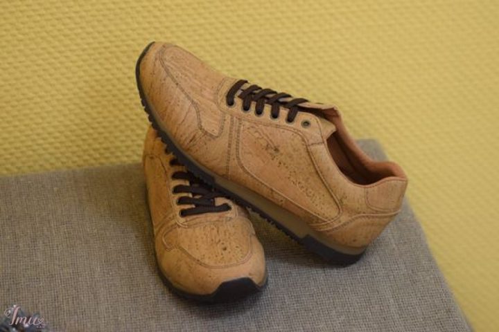 imusau.lt | parduodama Stilingi kamštiniai batai vyrams