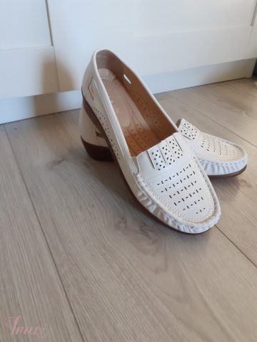 imusau.lt | parduodama Balti mokasinai