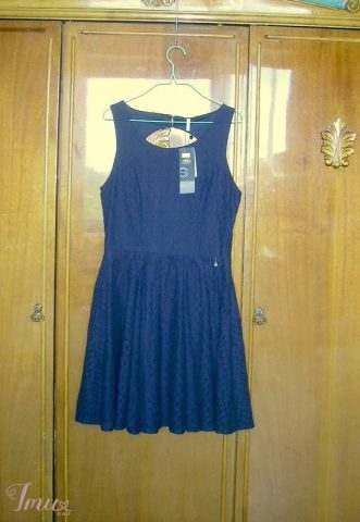 imusau.lt | parduodama Mėlyna gipiurine suknele be rankovių.