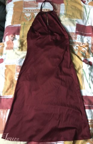 imusau.lt | parduodama Raudona, šventinė suknelė iki kelių, atvira nugara