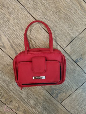 imusau.lt | parduodama Raudona maža  ,,New York'' rankinė