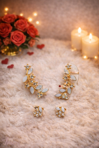 imusau.lt | listing Elegantiški auksinės spalvos auskarai su kristalais ir pieninio atspalvio akmenukais